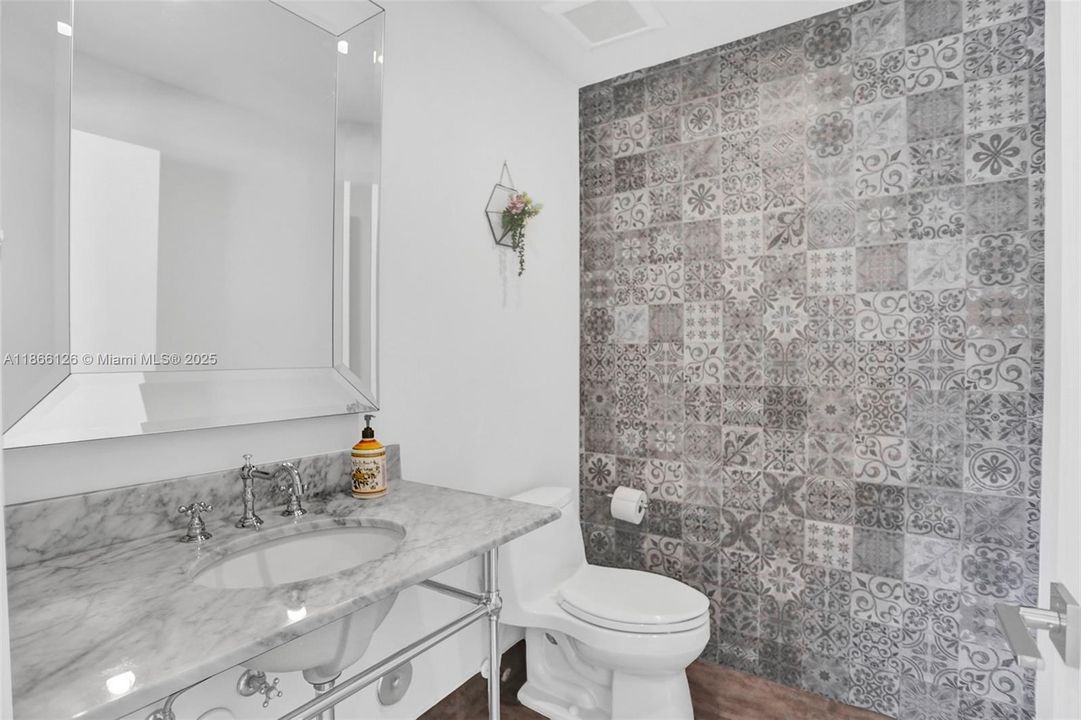 Recientemente alquilado: $6,800 (4 camas, 3 baños, 2282 Pies cuadrados)