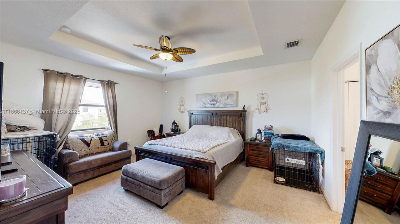 Под контрактом: $899,000 (5 спален, 3 ванн, 3191 Квадратных фут)