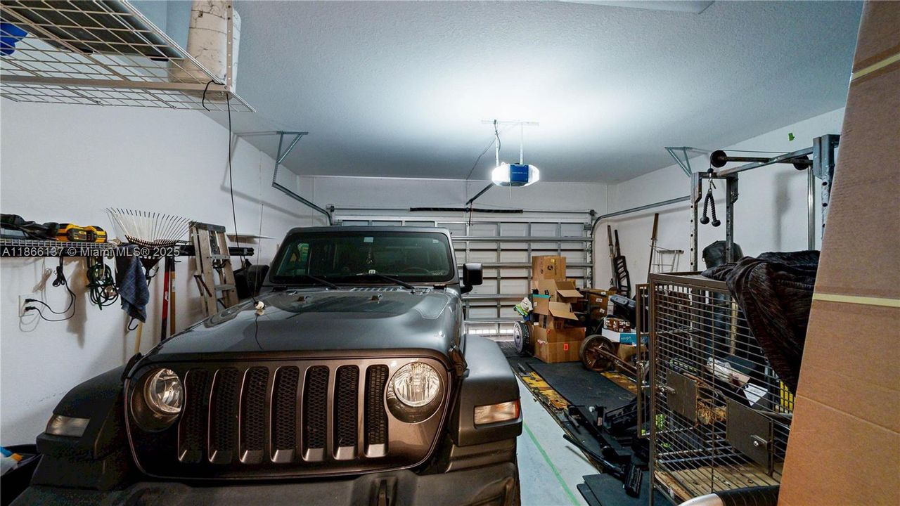 Под контрактом: $899,000 (5 спален, 3 ванн, 3191 Квадратных фут)