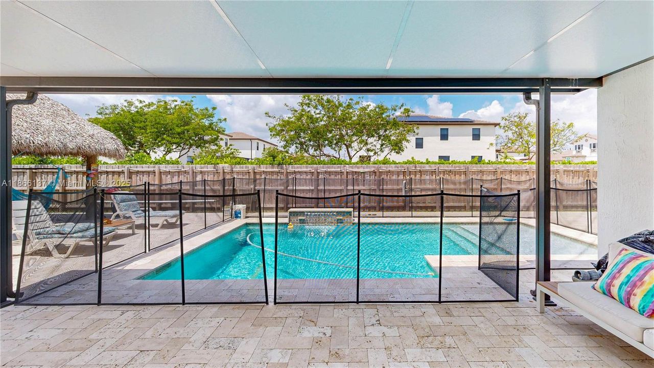 Под контрактом: $899,000 (5 спален, 3 ванн, 3191 Квадратных фут)