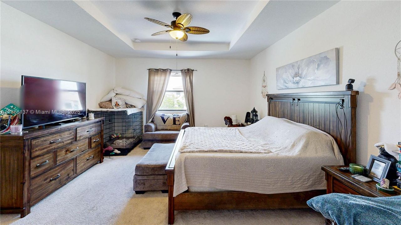 Под контрактом: $899,000 (5 спален, 3 ванн, 3191 Квадратных фут)