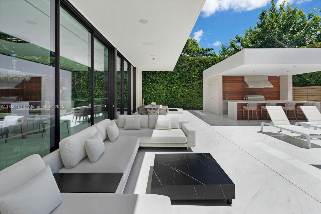 En Venta: $13,950,000 (4 camas, 4 baños, 5401 Pies cuadrados)