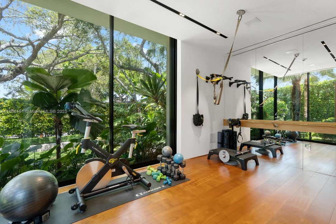 En Venta: $13,950,000 (4 camas, 4 baños, 5401 Pies cuadrados)