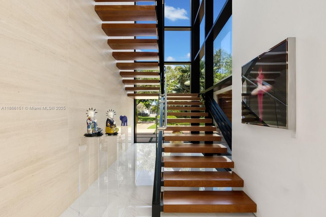 En Venta: $13,950,000 (4 camas, 4 baños, 5401 Pies cuadrados)