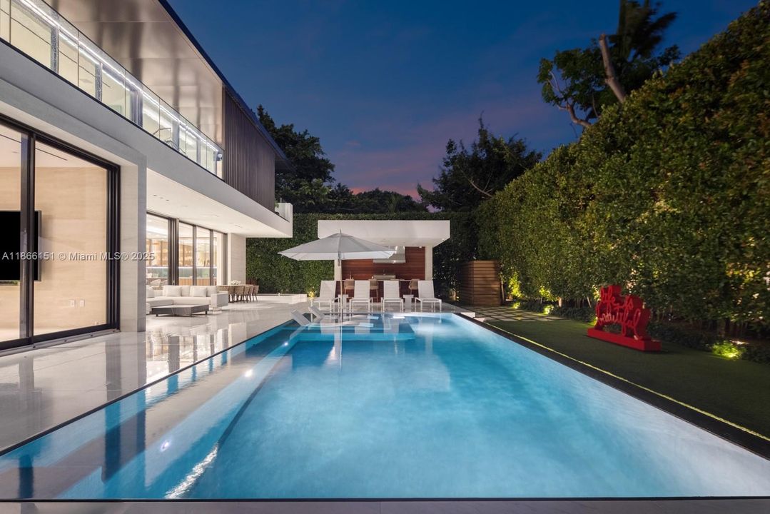 En Venta: $13,950,000 (4 camas, 4 baños, 5401 Pies cuadrados)