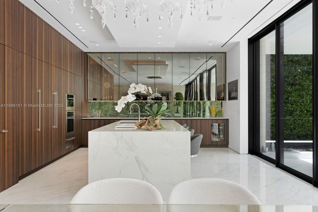 En Venta: $13,950,000 (4 camas, 4 baños, 5401 Pies cuadrados)