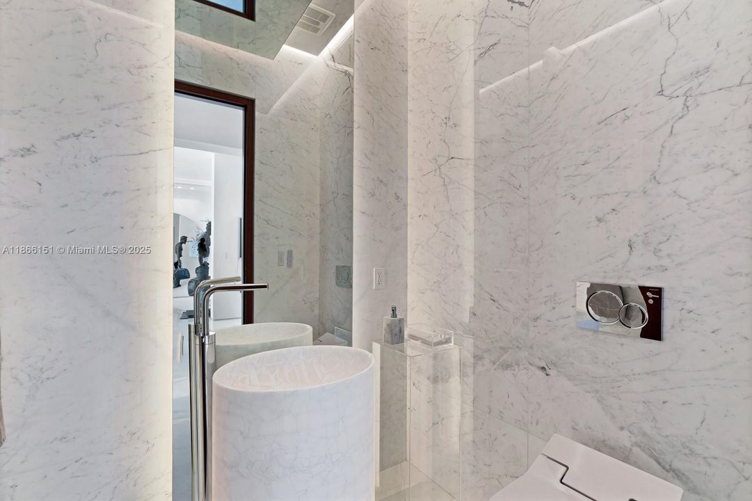 En Venta: $13,950,000 (4 camas, 4 baños, 5401 Pies cuadrados)