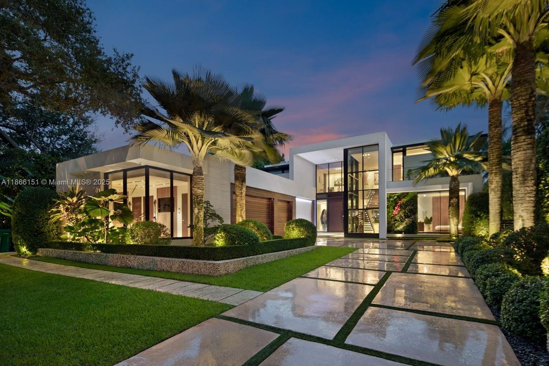 En Venta: $13,950,000 (4 camas, 4 baños, 5401 Pies cuadrados)