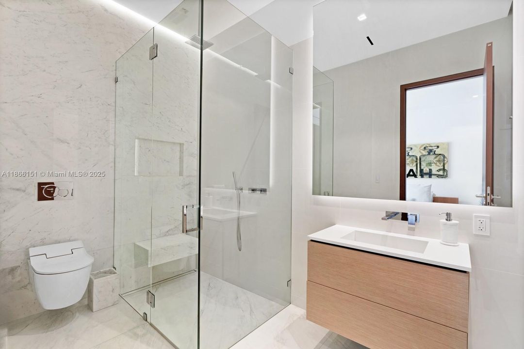 En Venta: $13,950,000 (4 camas, 4 baños, 5401 Pies cuadrados)