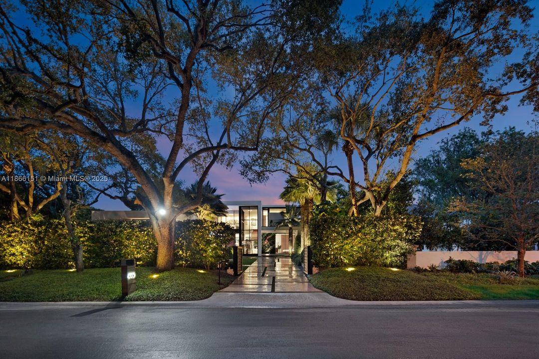 En Venta: $13,950,000 (4 camas, 4 baños, 5401 Pies cuadrados)