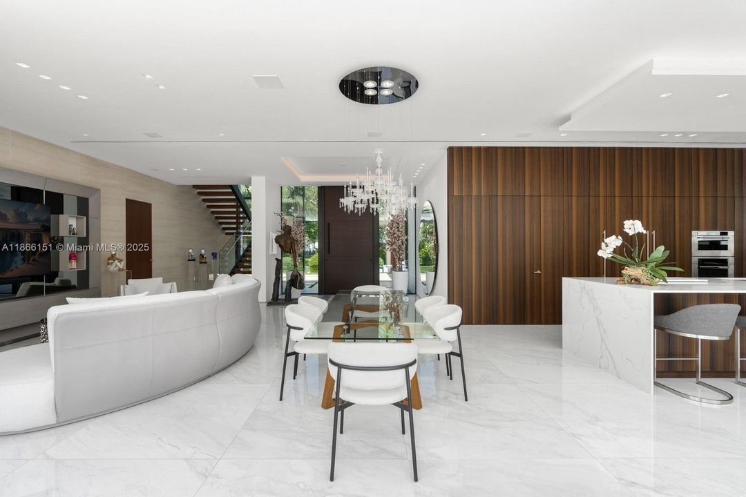 En Venta: $13,950,000 (4 camas, 4 baños, 5401 Pies cuadrados)