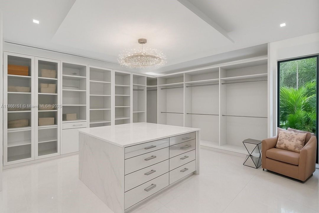 En Venta: $13,950,000 (4 camas, 4 baños, 5401 Pies cuadrados)