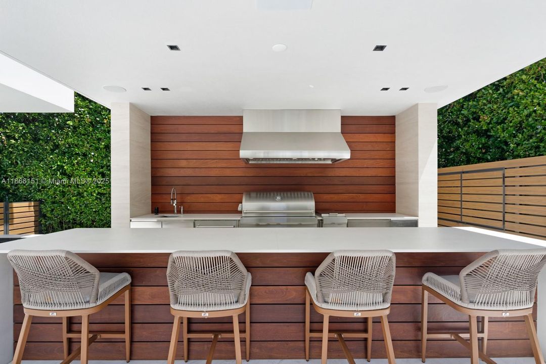 En Venta: $13,950,000 (4 camas, 4 baños, 5401 Pies cuadrados)