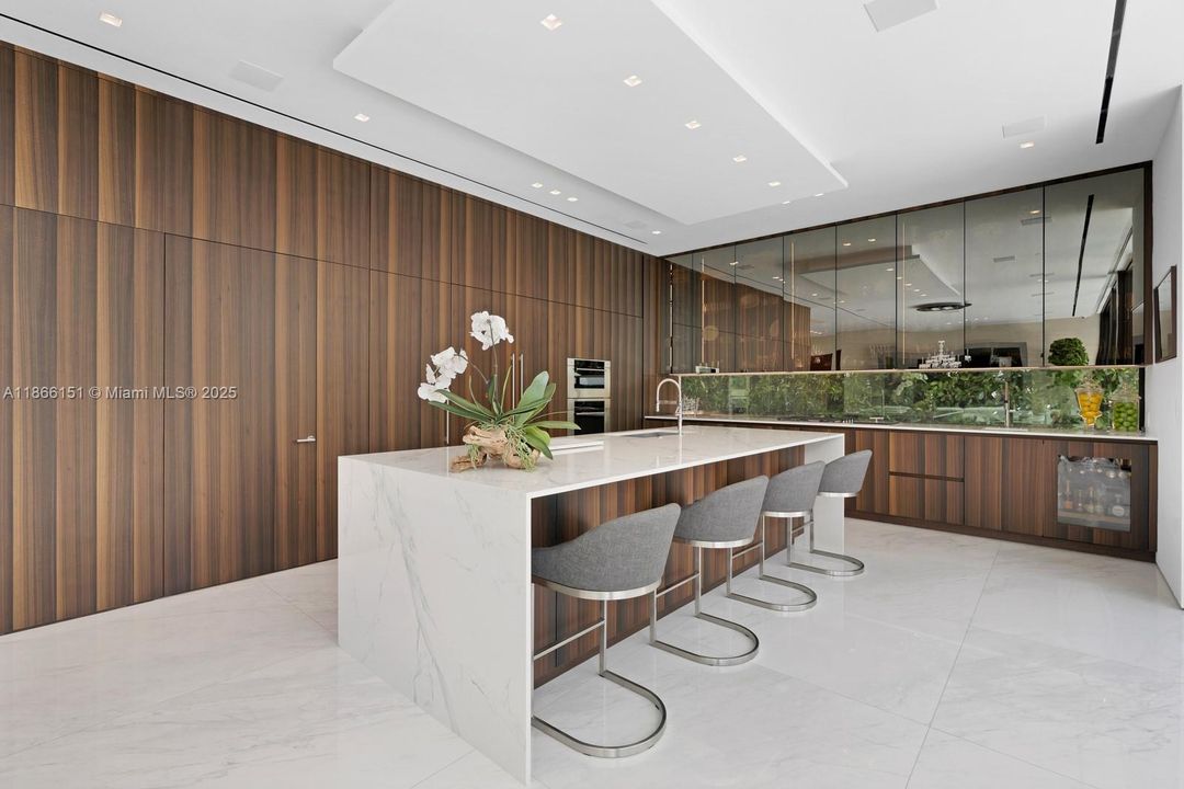 En Venta: $13,950,000 (4 camas, 4 baños, 5401 Pies cuadrados)