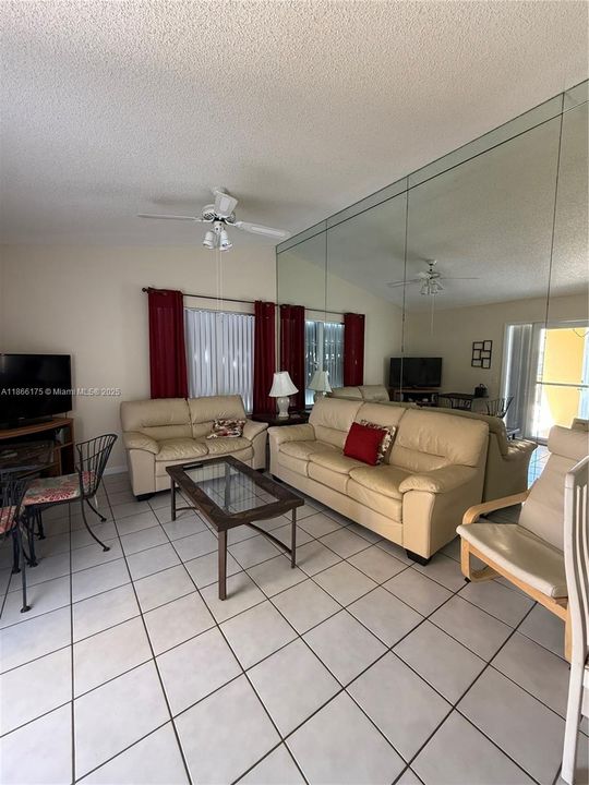 For Sale: $205,000 (2 beds, 2 baths, 768 Square Feet)