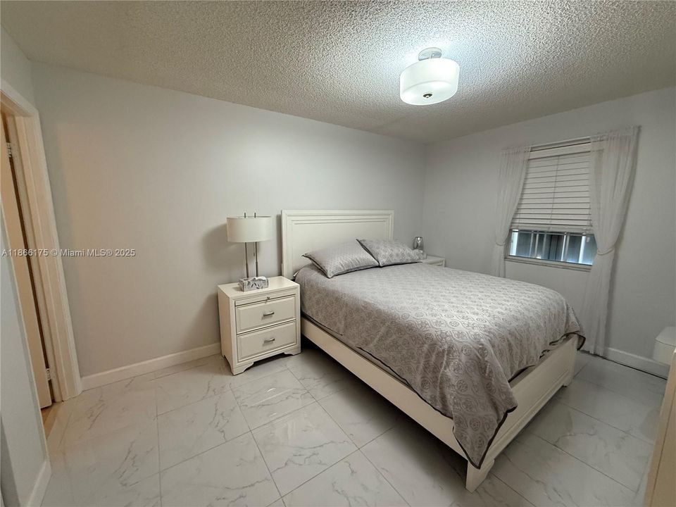 For Sale: $205,000 (2 beds, 2 baths, 768 Square Feet)
