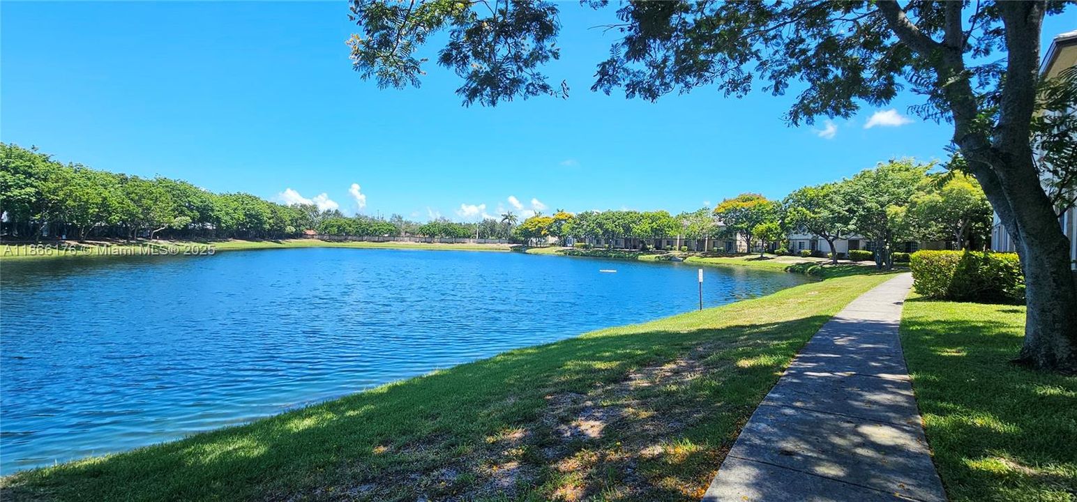 En Venta: $290,000 (3 camas, 2 baños, 1379 Pies cuadrados)