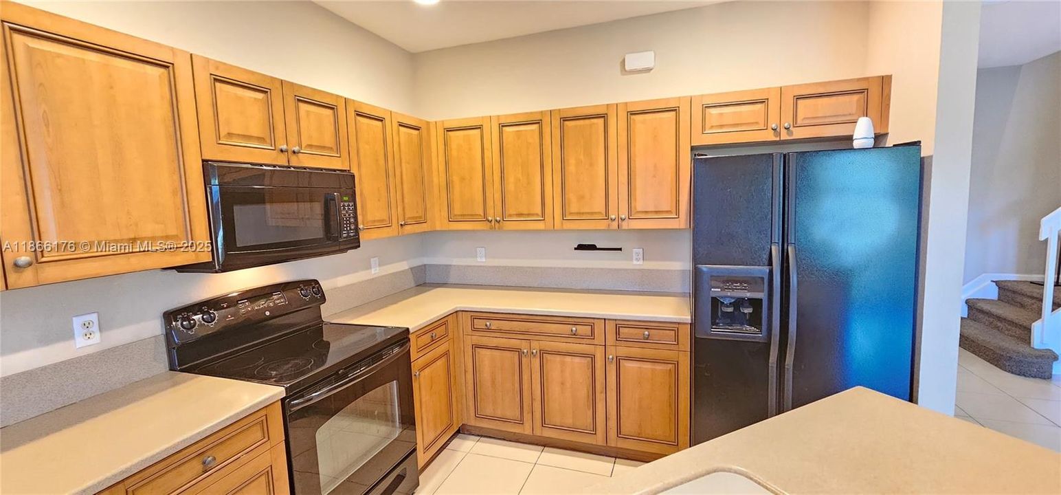 En Venta: $290,000 (3 camas, 2 baños, 1379 Pies cuadrados)