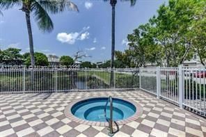 En Venta: $290,000 (3 camas, 2 baños, 1379 Pies cuadrados)