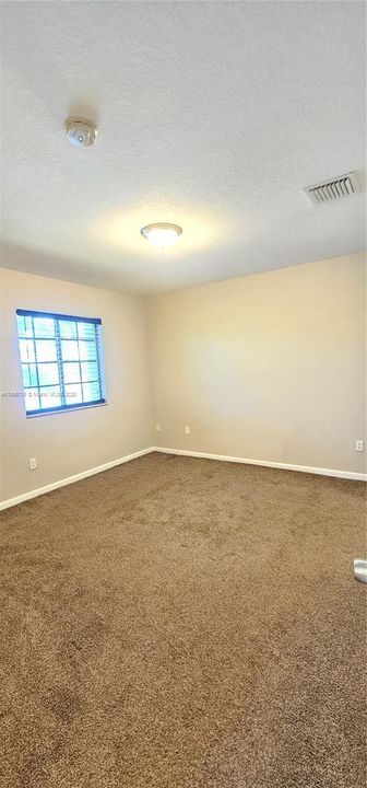 En Venta: $290,000 (3 camas, 2 baños, 1379 Pies cuadrados)