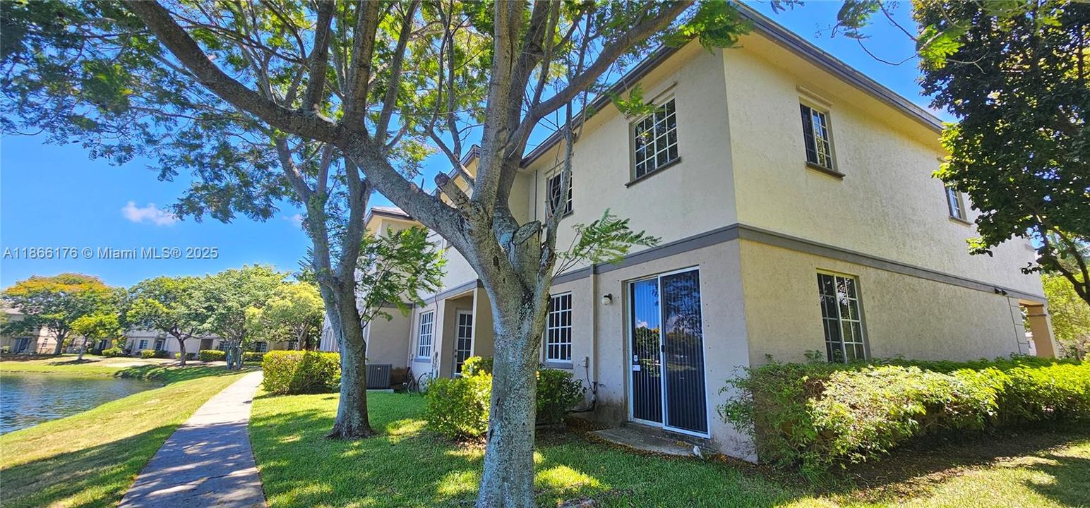 En Venta: $290,000 (3 camas, 2 baños, 1379 Pies cuadrados)