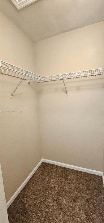 En Venta: $290,000 (3 camas, 2 baños, 1379 Pies cuadrados)