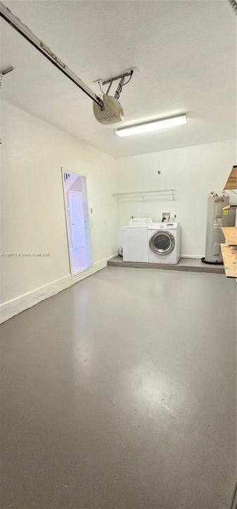 En Venta: $290,000 (3 camas, 2 baños, 1379 Pies cuadrados)