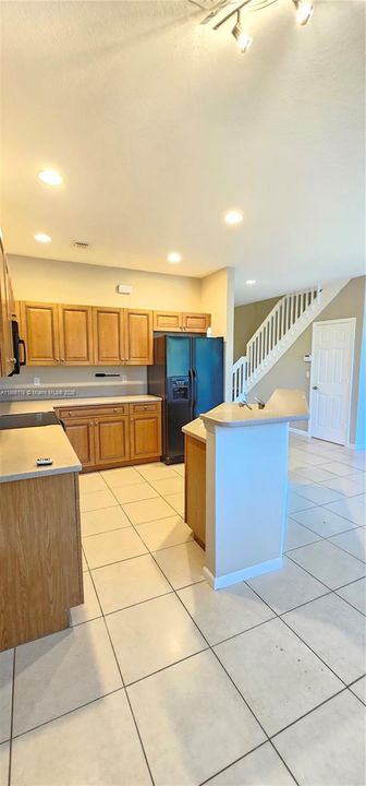 En Venta: $290,000 (3 camas, 2 baños, 1379 Pies cuadrados)