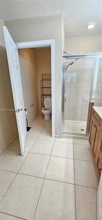 En Venta: $290,000 (3 camas, 2 baños, 1379 Pies cuadrados)