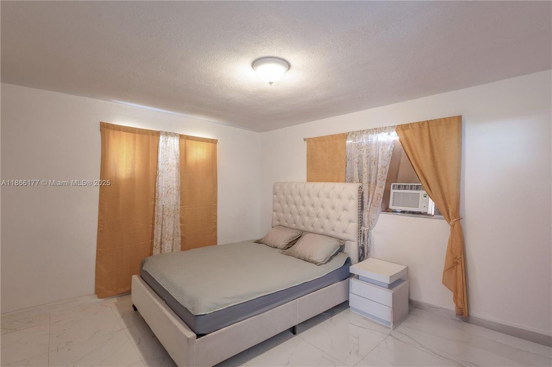 For Sale: $227,500 (2 beds, 1 baths, 650 Square Feet)