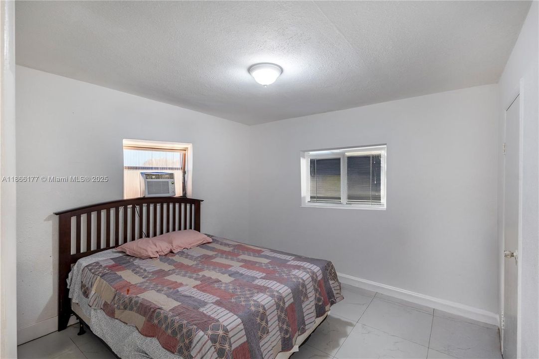 For Sale: $227,500 (2 beds, 1 baths, 650 Square Feet)