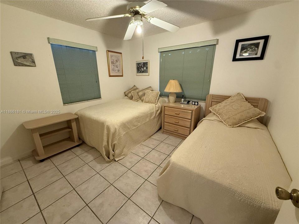For Sale: $195,000 (2 beds, 2 baths, 768 Square Feet)