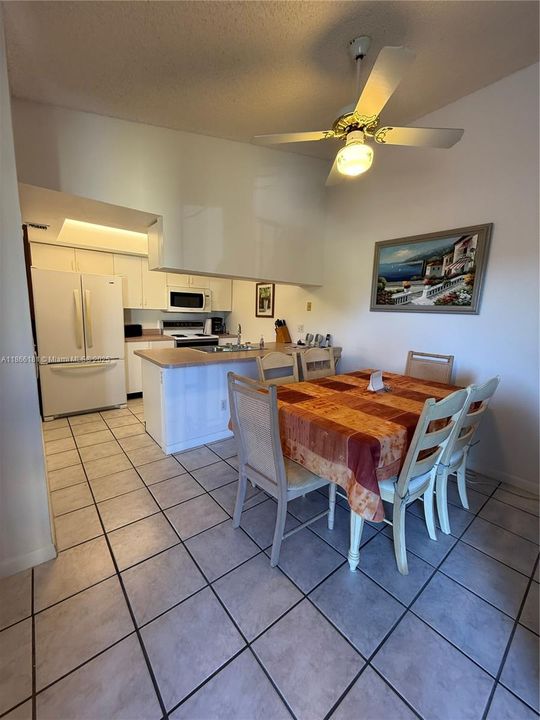 For Sale: $195,000 (2 beds, 2 baths, 768 Square Feet)