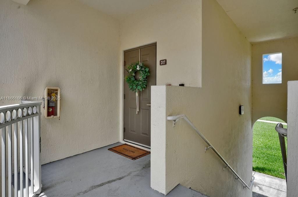 待售: $430,000 (3 贝兹, 2 浴室, 1445 平方英尺)