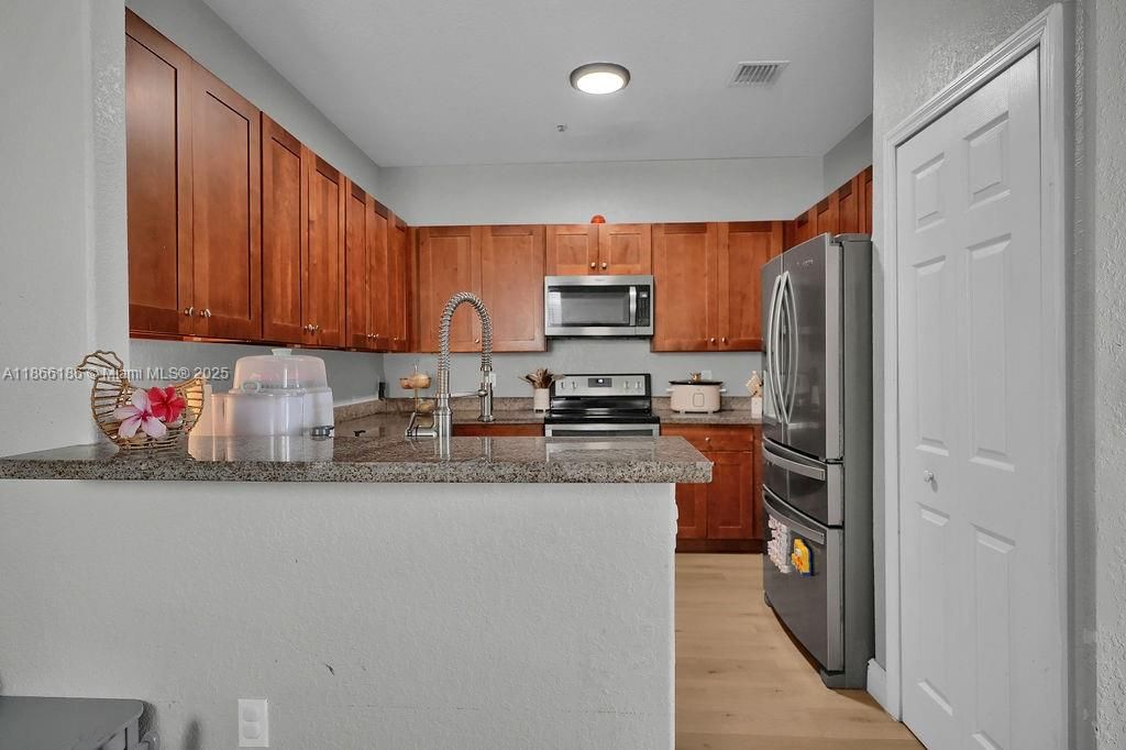 待售: $430,000 (3 贝兹, 2 浴室, 1445 平方英尺)