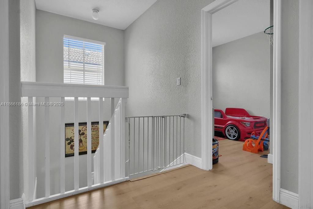 待售: $430,000 (3 贝兹, 2 浴室, 1445 平方英尺)