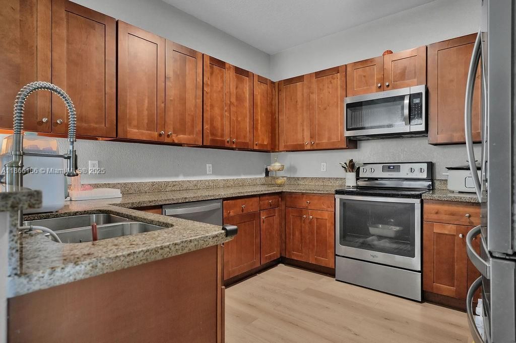 待售: $430,000 (3 贝兹, 2 浴室, 1445 平方英尺)