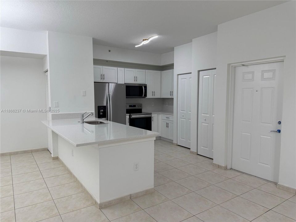 Recently Rented: $2,875 (3 beds, 2 baths, 1109 Square Feet)