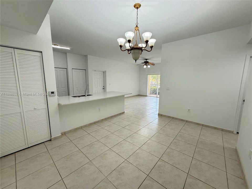 Recently Rented: $2,875 (3 beds, 2 baths, 1109 Square Feet)