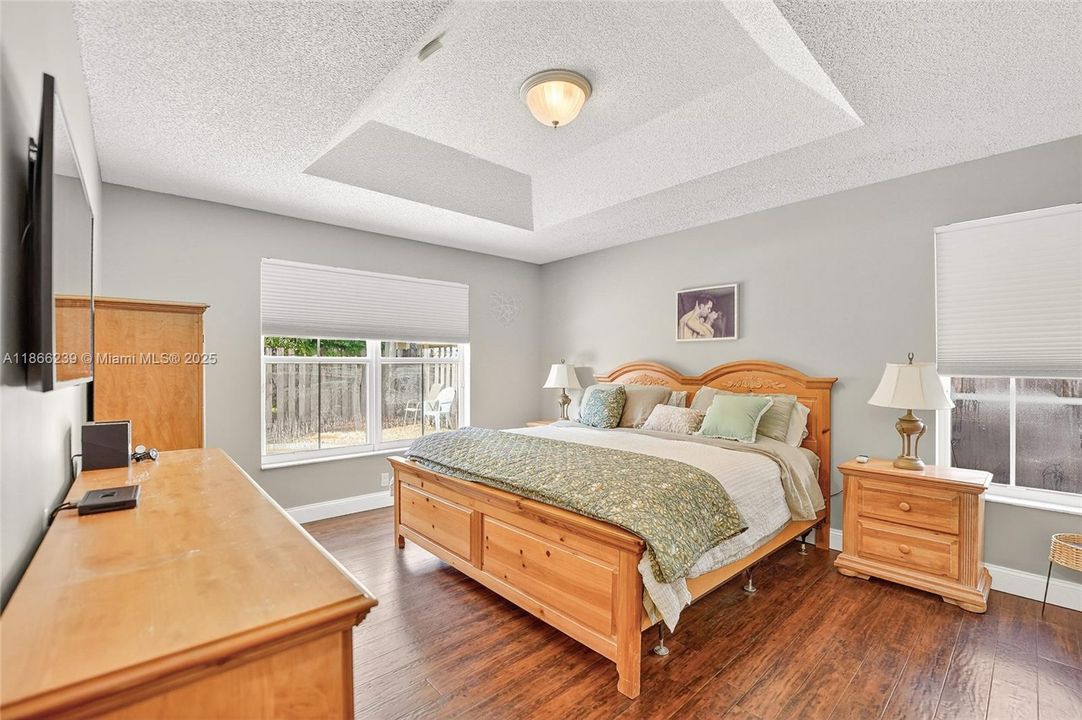 合同活跃: $660,000 (3 贝兹, 2 浴室, 1639 平方英尺)