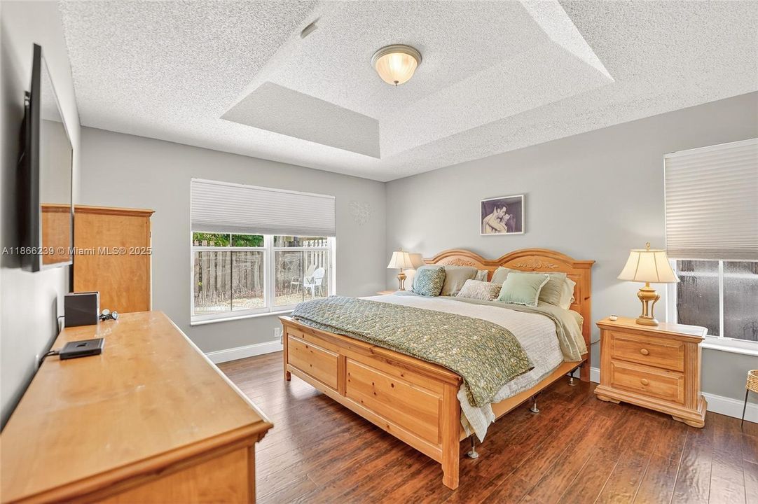 合同活跃: $660,000 (3 贝兹, 2 浴室, 1639 平方英尺)