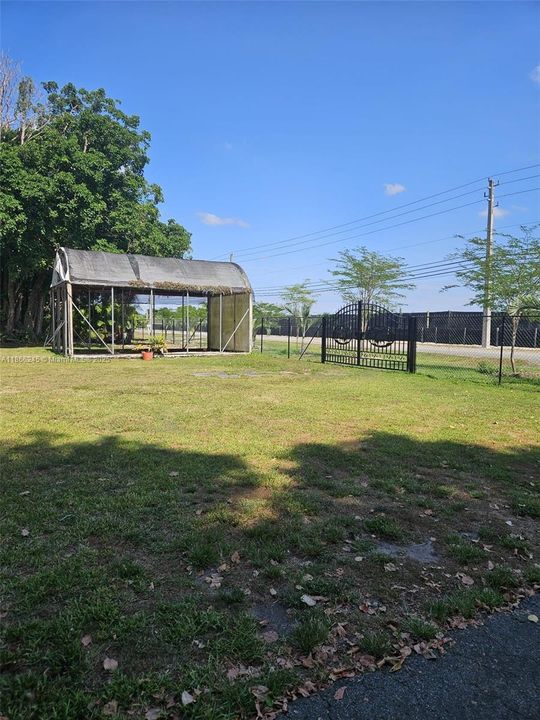 待售: $1,300,000 (3 贝兹, 2 浴室, 1272 平方英尺)