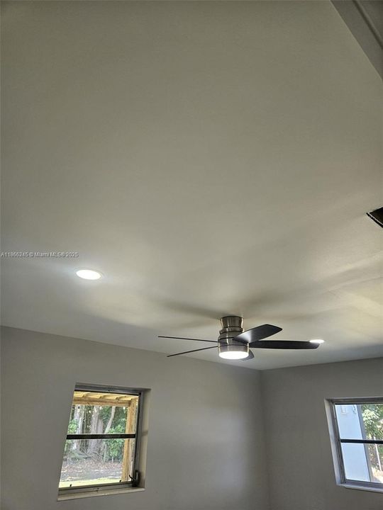 待售: $1,300,000 (3 贝兹, 2 浴室, 1272 平方英尺)