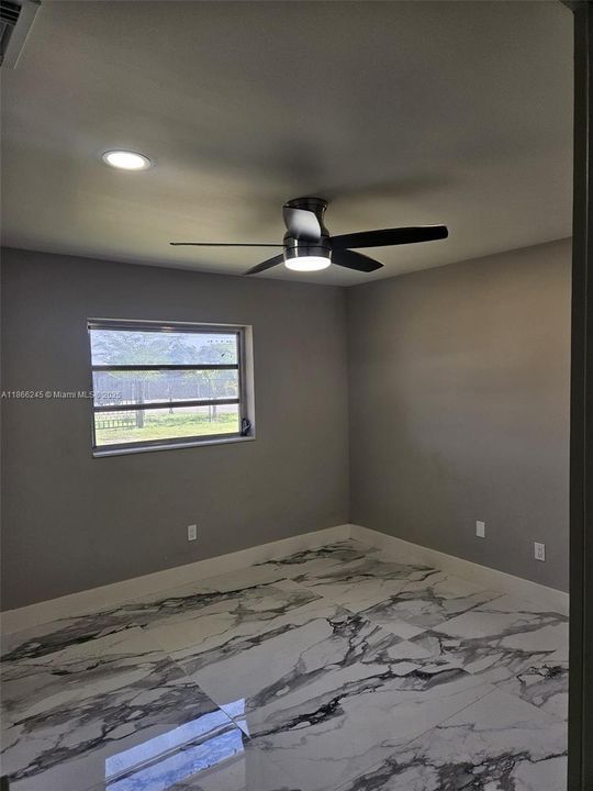 待售: $1,300,000 (3 贝兹, 2 浴室, 1272 平方英尺)