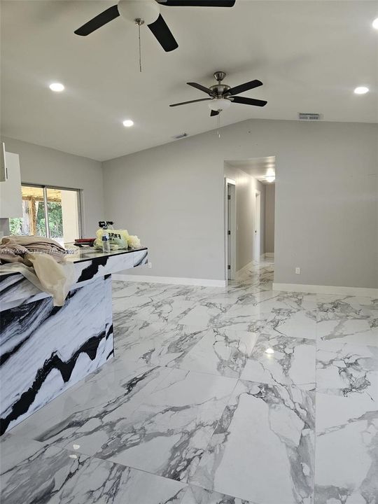 待售: $1,300,000 (3 贝兹, 2 浴室, 1272 平方英尺)