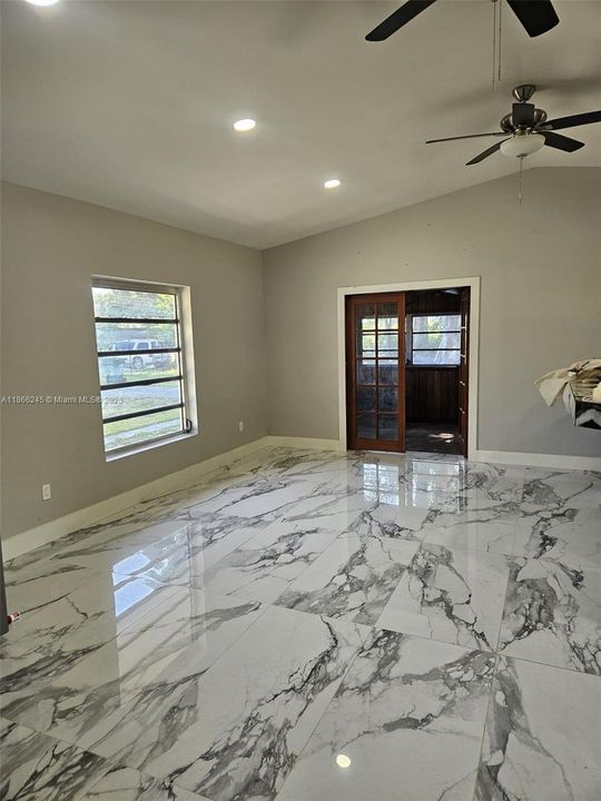 待售: $1,300,000 (3 贝兹, 2 浴室, 1272 平方英尺)