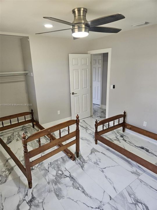 待售: $1,300,000 (3 贝兹, 2 浴室, 1272 平方英尺)