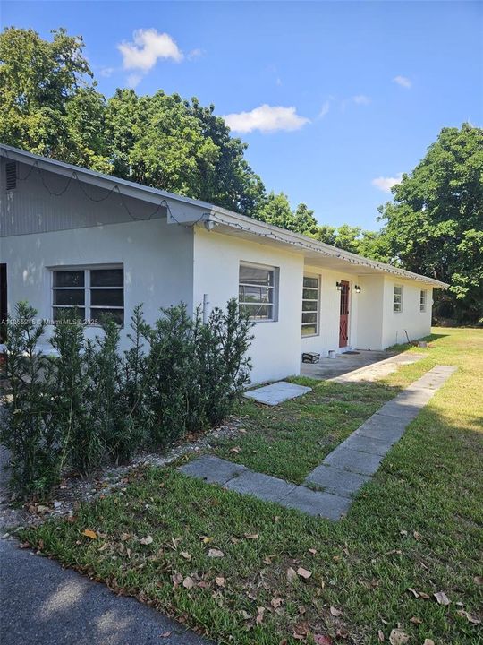 待售: $1,300,000 (3 贝兹, 2 浴室, 1272 平方英尺)