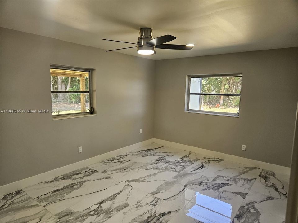 待售: $1,300,000 (3 贝兹, 2 浴室, 1272 平方英尺)