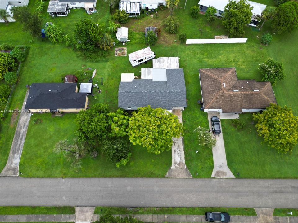 待售: $250,000 (3 贝兹, 1 浴室, 1446 平方英尺)